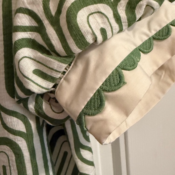 Entro Green and White Patterned Blouse - Picture 2 of 2